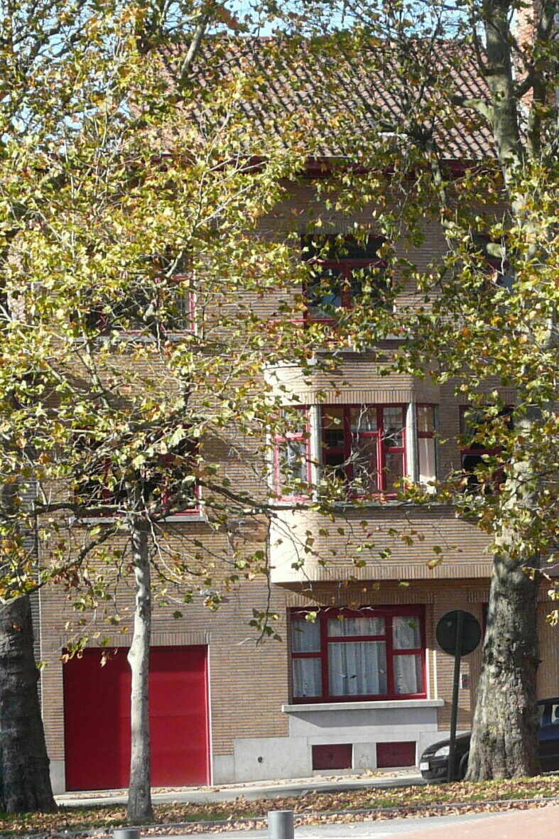 Façade principale en face de la tour au début du boulevard Mayence.